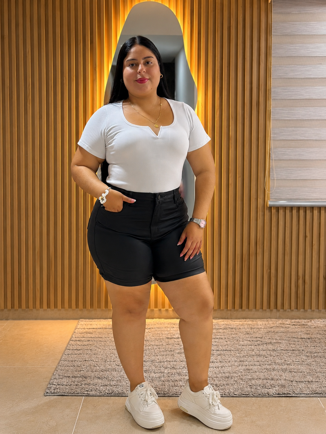 Short Cuero- Tela strech