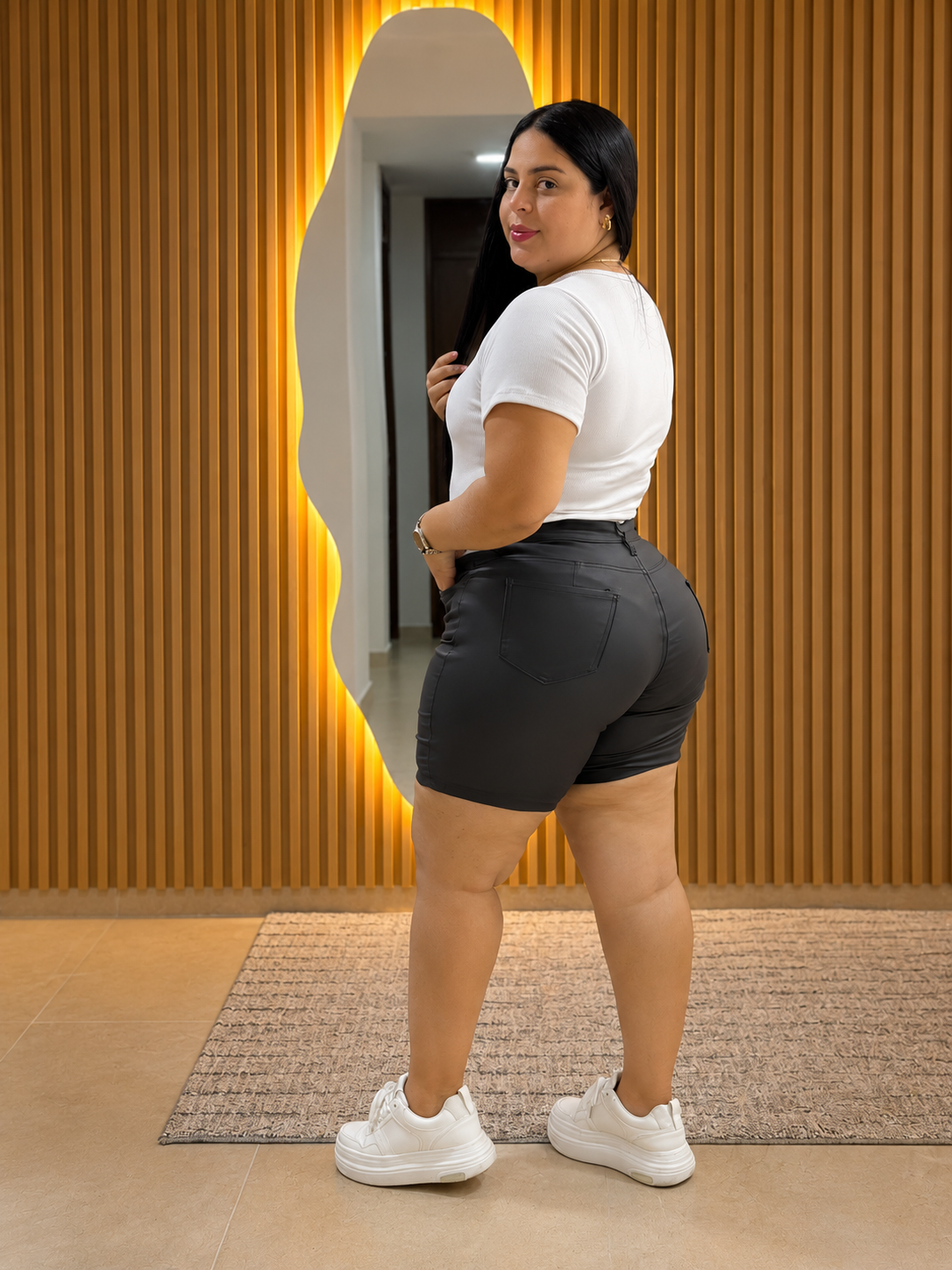 Short Cuero- Tela strech
