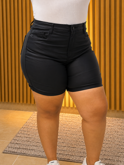 Short Cuero- Tela strech