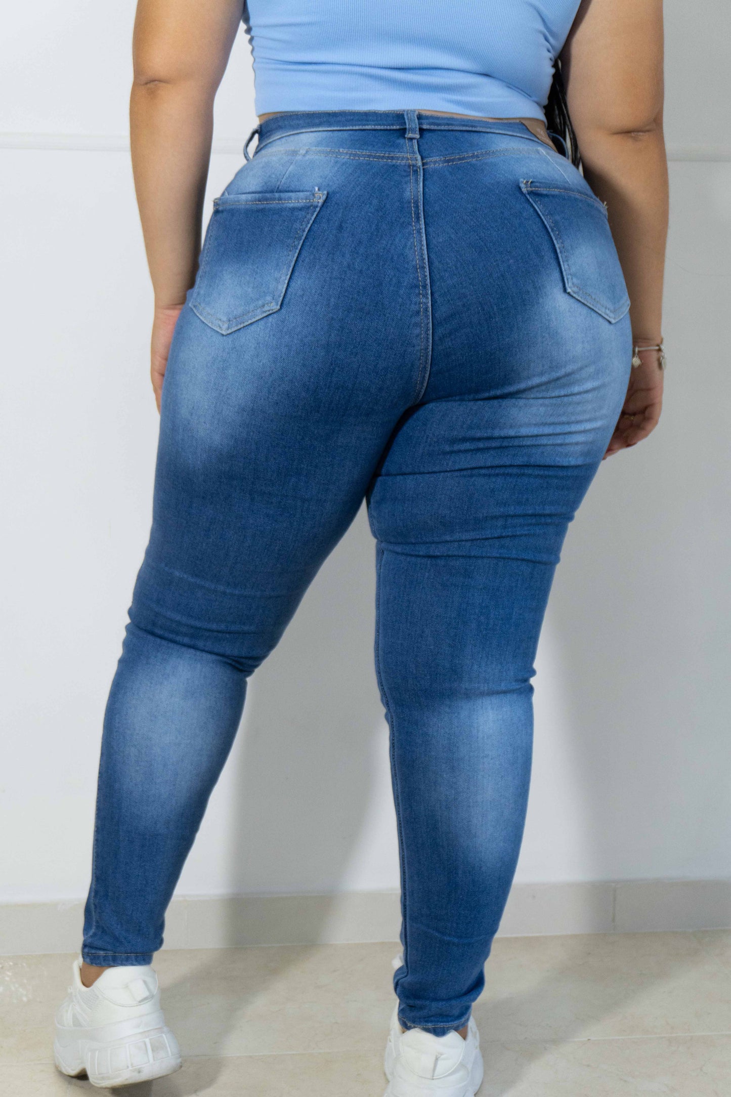Jeans Skinny Brillos Flor- Tela Strech
