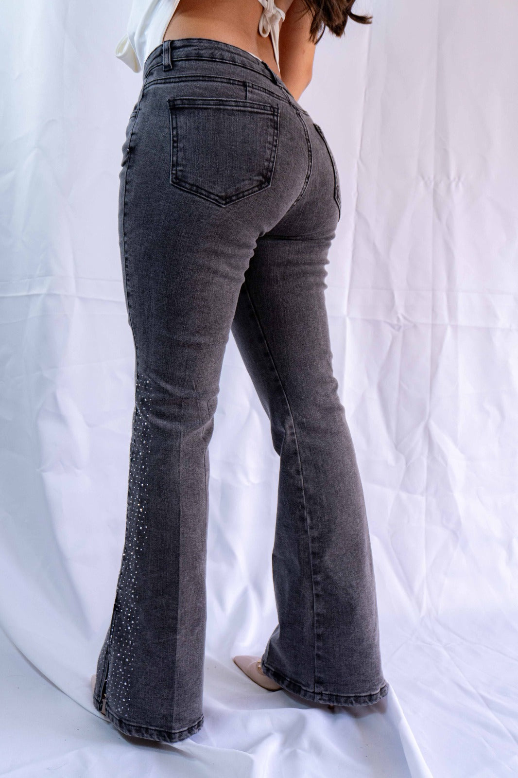Jeans Bota Ancha Gris Brillos